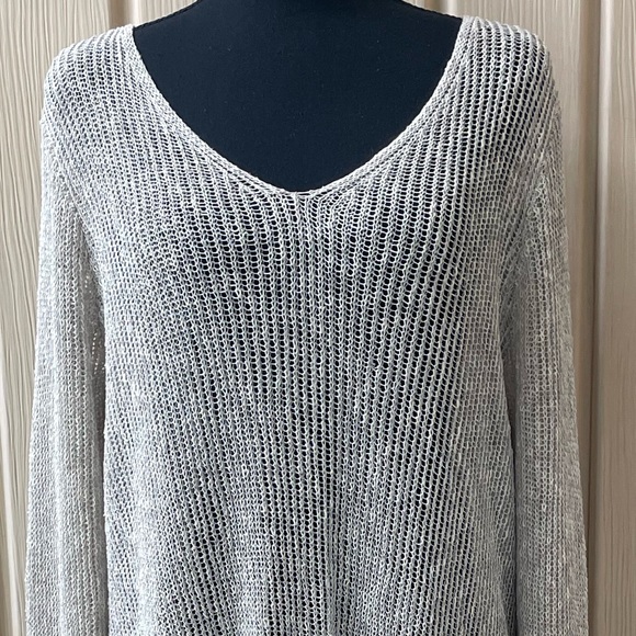 Eileen Fisher • Beige V-Neck Linen Cotton Blend Fishnet Asymmetrical Sweater - Picture 2 of 8